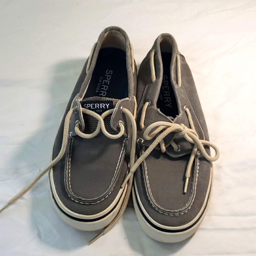 Sperry 9m boat shoes